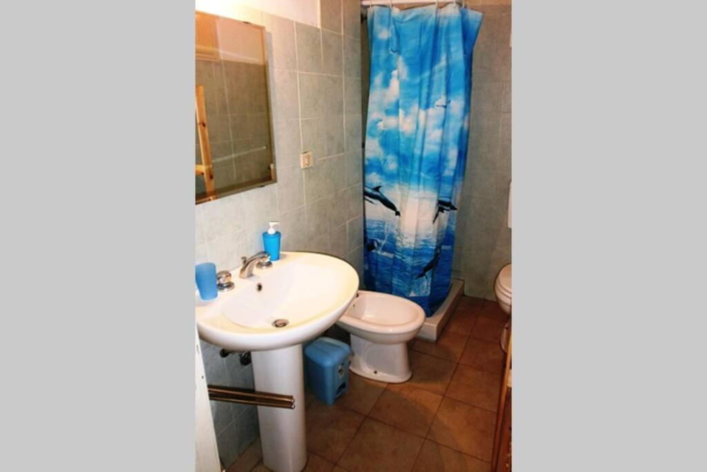 Three Rooms Near Central Station Катания Екстериор снимка
