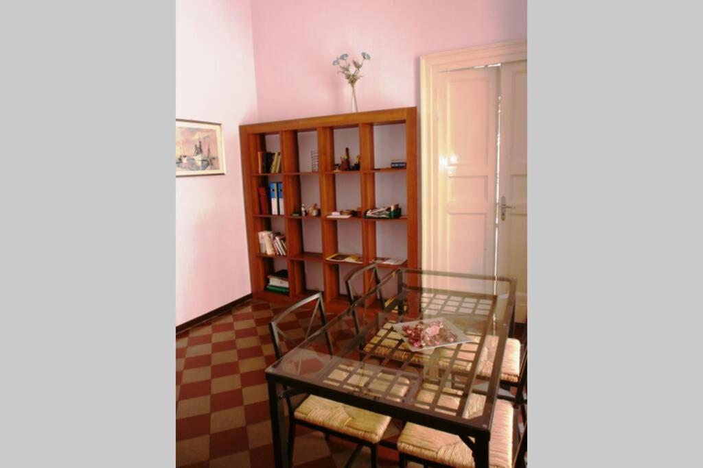 Three Rooms Near Central Station Катания Екстериор снимка