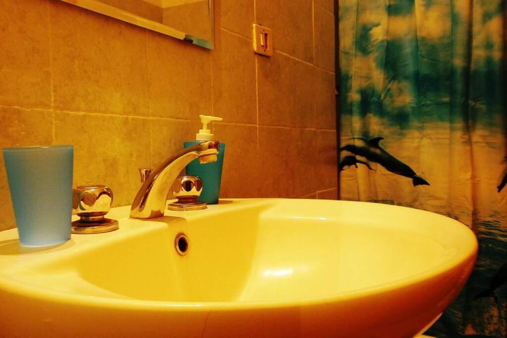 Three Rooms Near Central Station Катания Екстериор снимка
