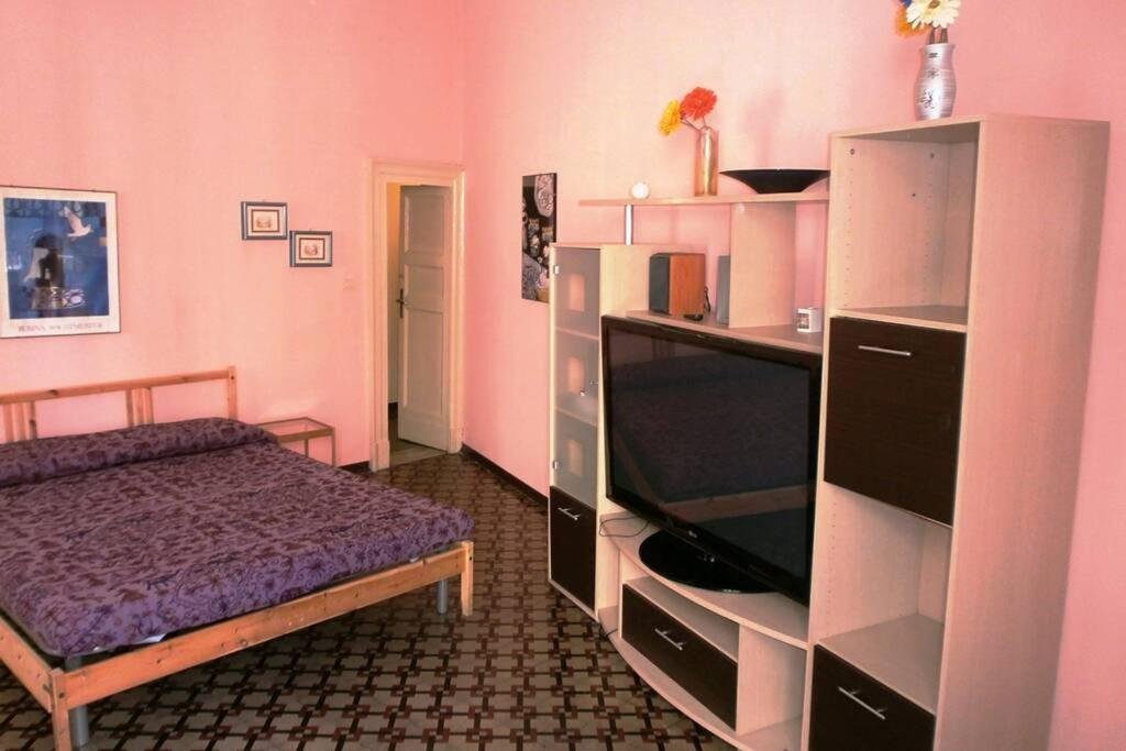 Three Rooms Near Central Station Катания Екстериор снимка